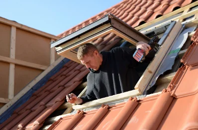 Pose de fenêtres de toit Velux à Landeleau